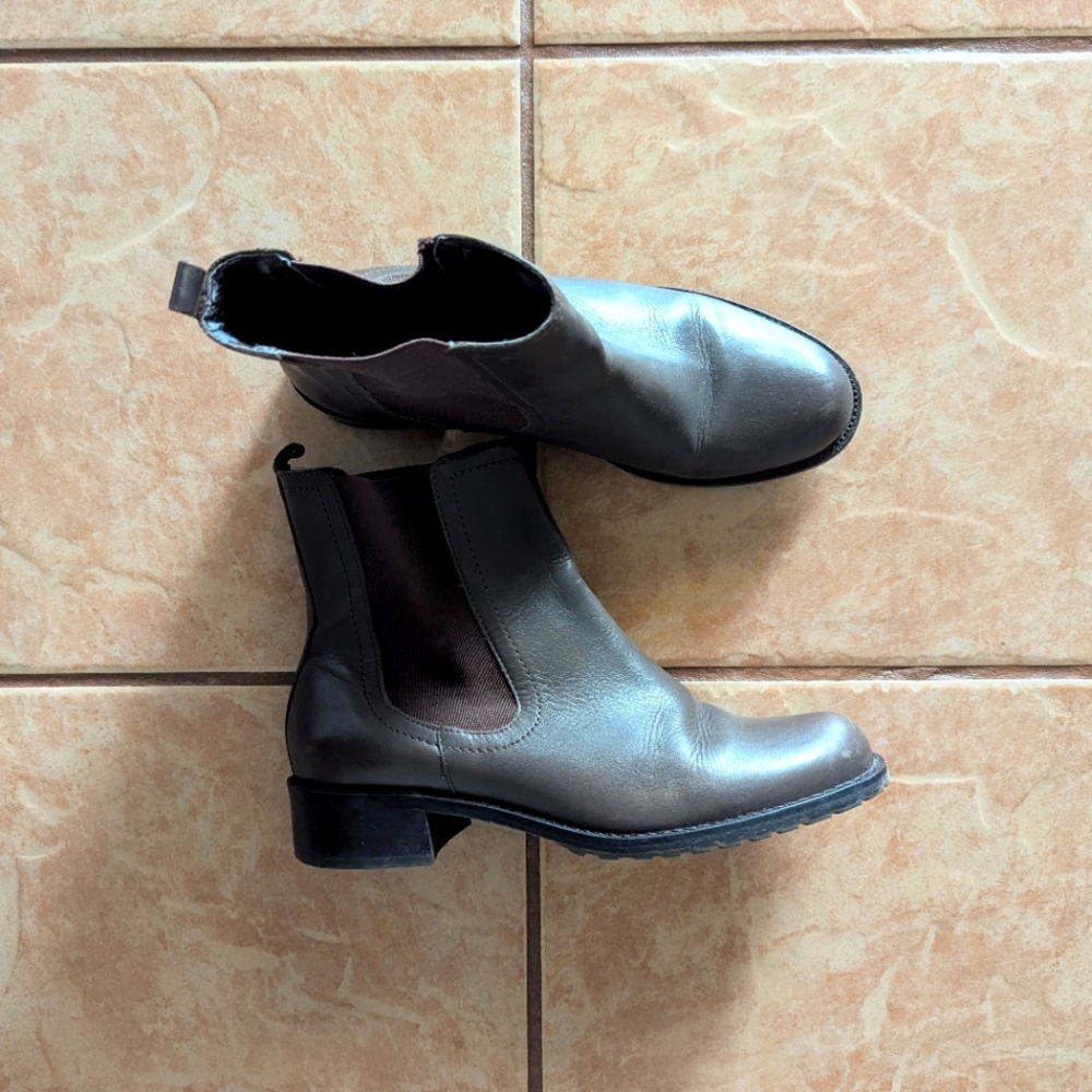 Vintage ankle booties